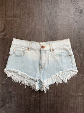 Bullhead Denim Light Blue Denim Frayed Hem Women's Shorts